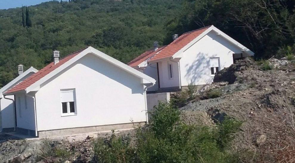 Construction of 10 prefab Houses for the Accommodation of Refugees in Herceg Novi
